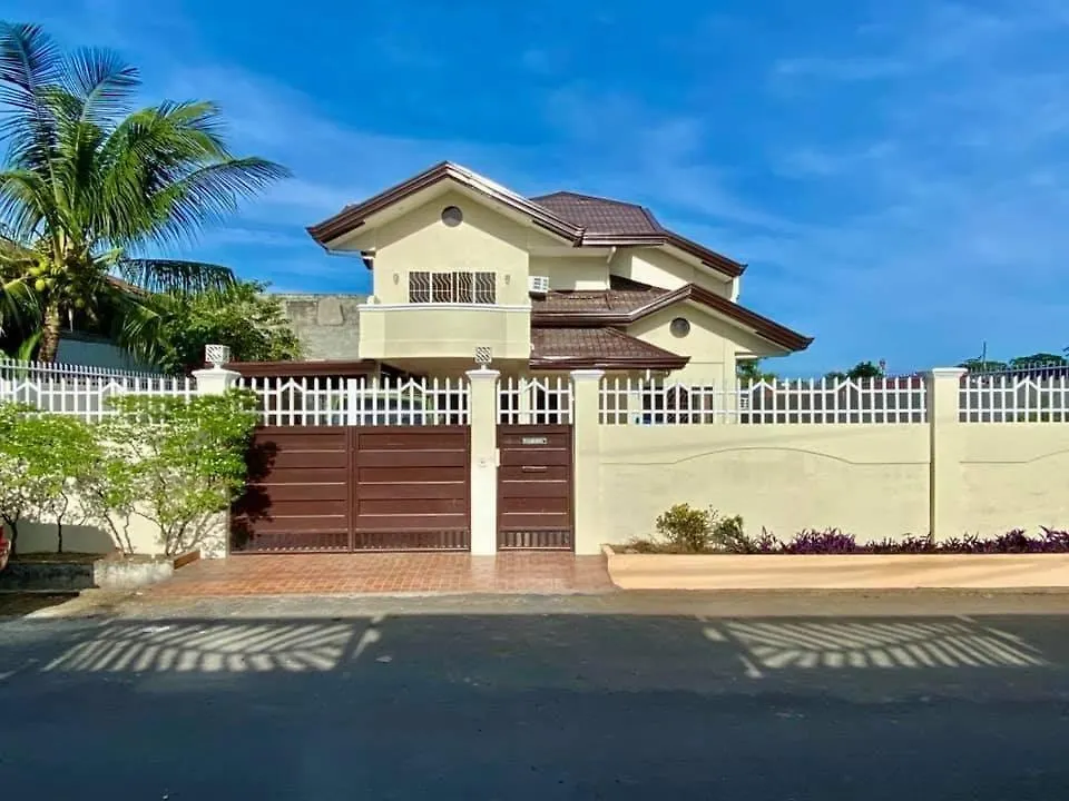 Villa Nice House With Great Location Davao Philippines